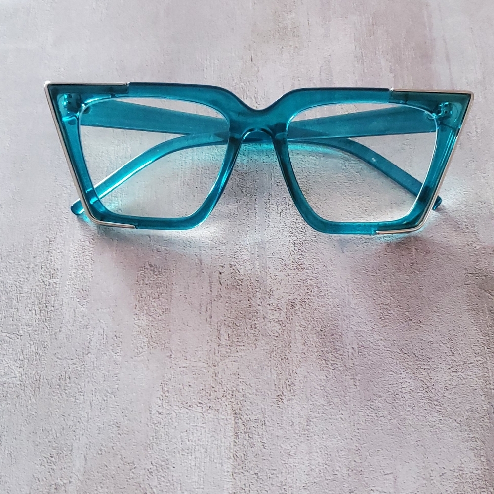 Stylish Blue Cat-Eye Glasses